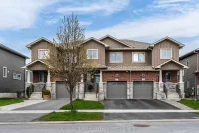 Att/Row/Townhouse in Loyalist