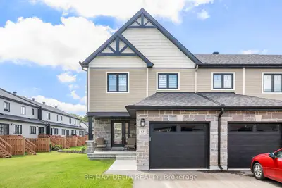 Att/Row/Townhouse in Clarence-Rockland