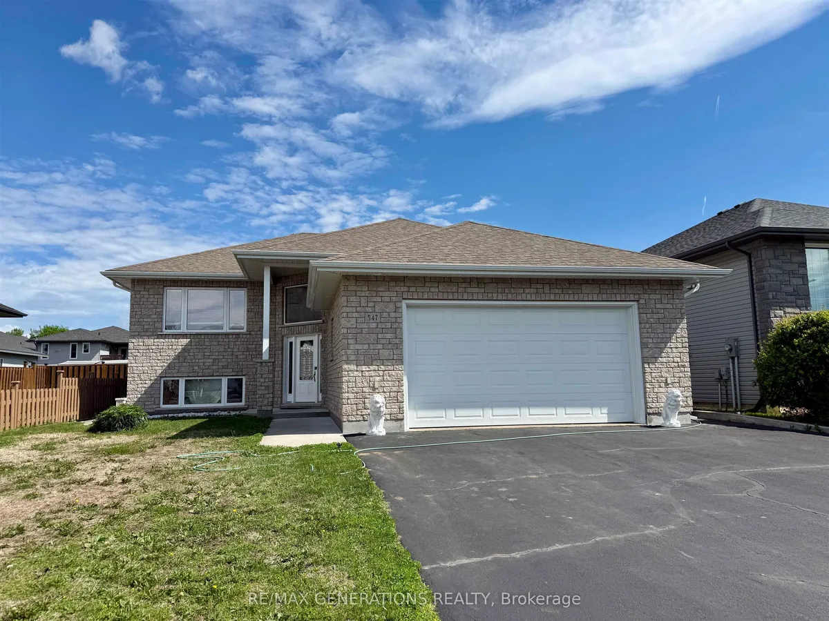 Detached in Thunder Bay