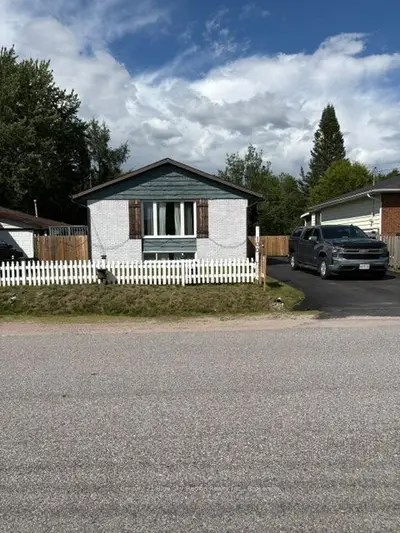 Detached in North Bay