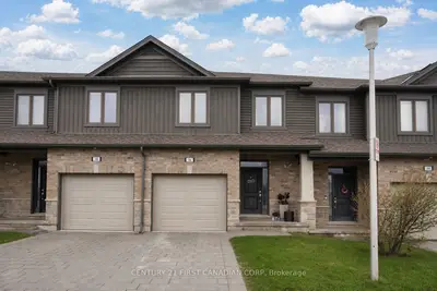 Condo Townhouse in London North