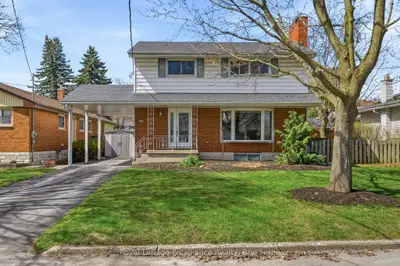 49 Plaza Square, Belleville, On K8n 4j2
