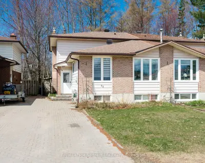Semi-Detached in North Bay