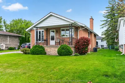 Detached in Gananoque