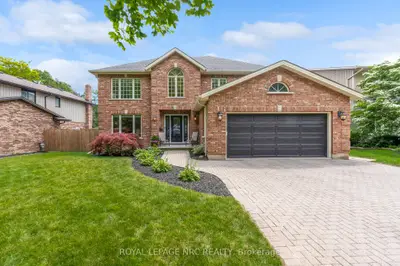 Detached in Pelham