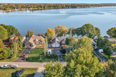 Detached in Prince Edward County