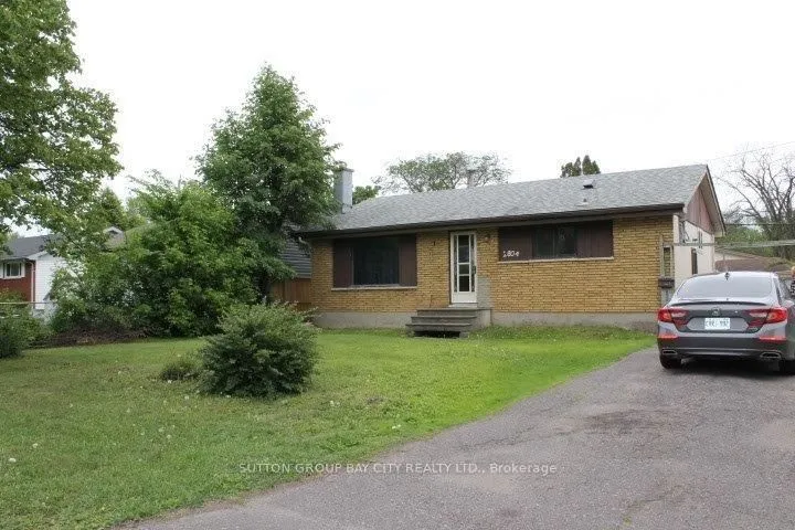 Detached in Thunder Bay