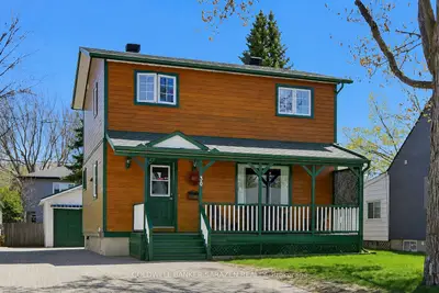 Detached in Carlington - Central Park