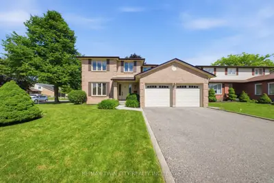 Detached in Brantford