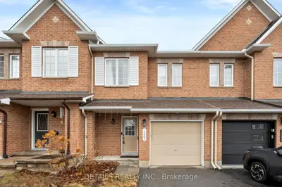 Att/Row/Townhouse in Kanata