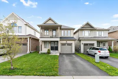Detached in Niagara Falls