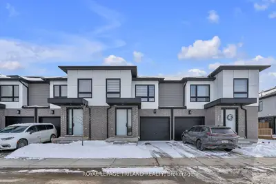 Condo Townhouse in Middlesex Centre