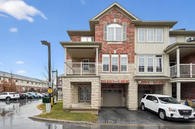 Att/Row/Townhouse in Lincoln