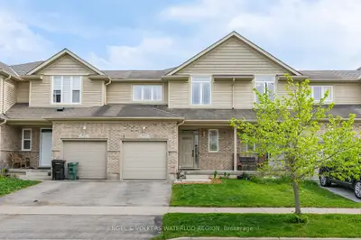 Att/Row/Townhouse in Waterloo