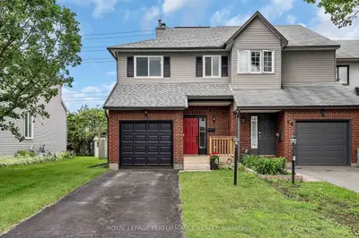 Att/Row/Townhouse in Barrhaven