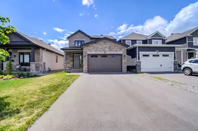 Detached in Stittsville - Munster - Richmond