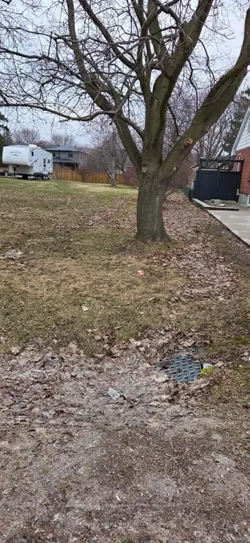 1042 Dearness Drive, London South, On N6e 1n7