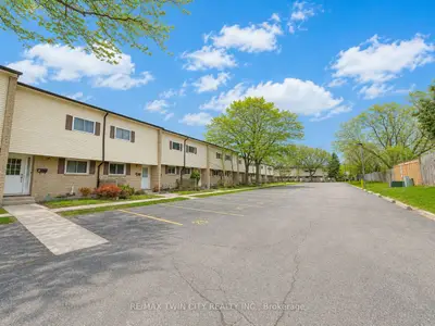 Condo Townhouse in Kitchener