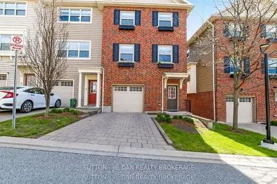 Condo Townhouse in London North