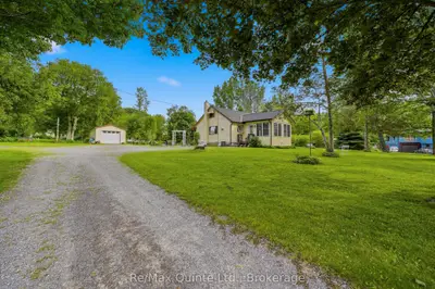 97c County Road 18, Prince Edward County, On K0k 1p0