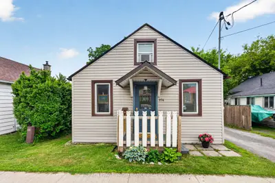 Detached in Kingston