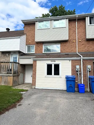 Condo Townhouse in North Bay