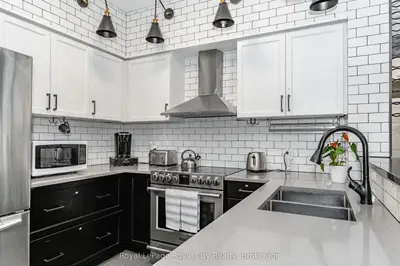 308 Watson Parkway N 102, Guelph, On N1e 0g7