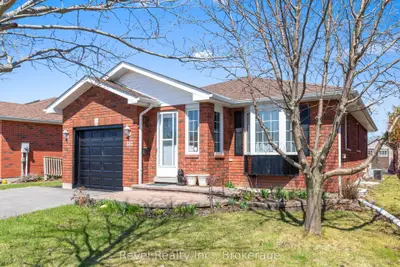 332 Mary Street W, Kawartha Lakes, On K9v 5x5