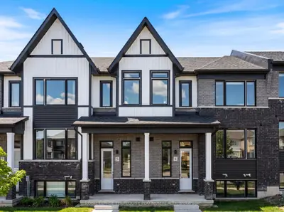 Att/Row/Townhouse in Cobourg