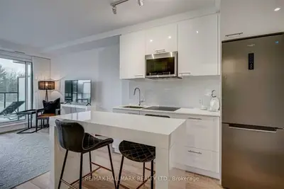 120 Carrick Trail 207, Gravenhurst, On P1p 1t9