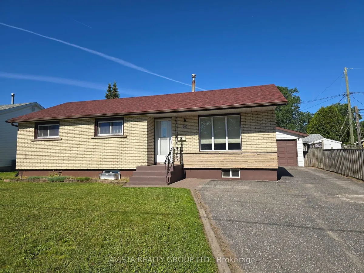 Detached in Thunder Bay