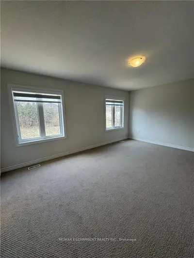 Detached in Brant