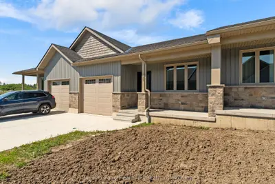 Att/Row/Townhouse in Huron East