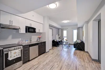 Condo Apartment in Hamilton