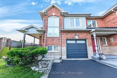 Att/Row/Townhouse in Hamilton