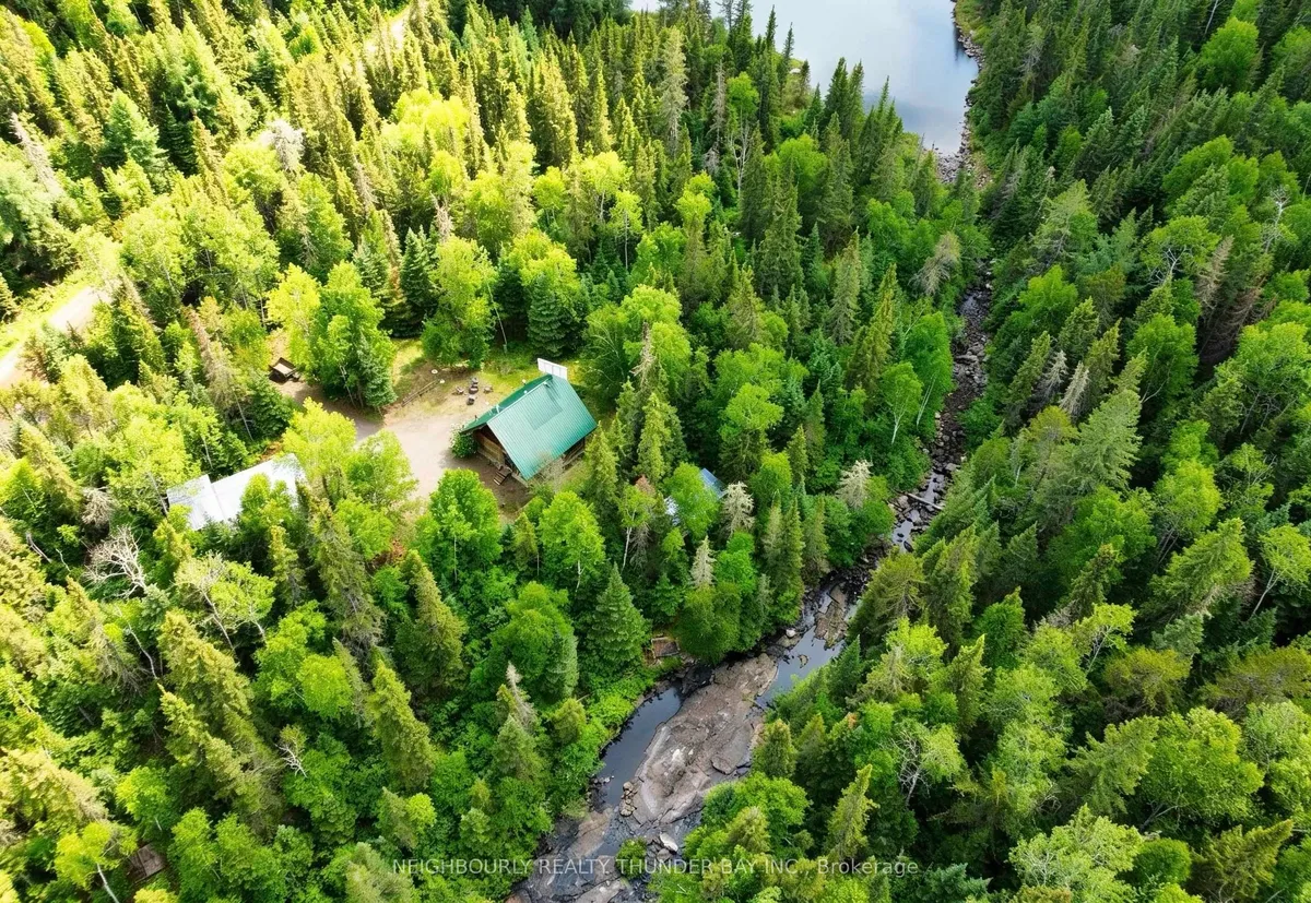 Detached in Thunder Bay Remote Area