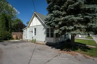 217 North Trent Street, Quinte West, On K0k 2c0