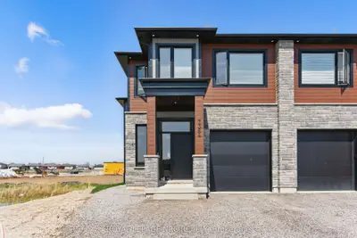 7384 Splendour Drive, Niagara Falls, On L2h 3v8