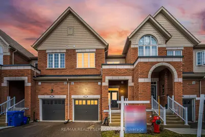 Att/Row/Townhouse in East Luther Grand Valley