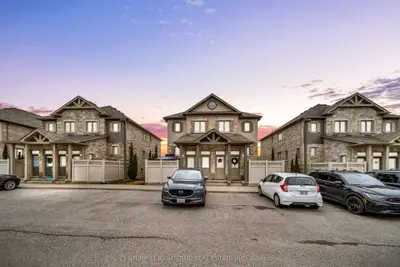 Condo Townhouse in Kitchener