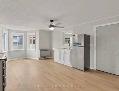 Detached in Casselman