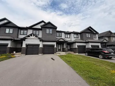 Att/Row/Townhouse in Blossom Park - Airport and Area