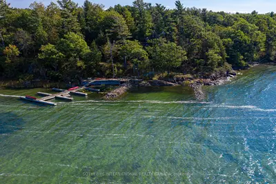 345 Thousand Islands Parkway, Front Of Leeds & Seeleys Bay, On K0e 1l0