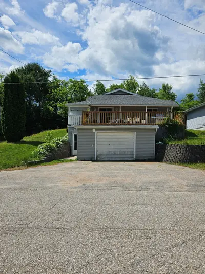 Detached in Mattawa