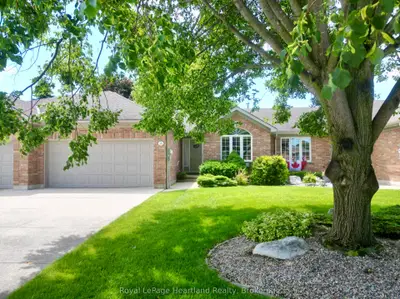 15 Shadow Lane, South Huron, On N0m 1s1