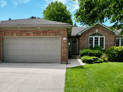 15 Shadow Lane, South Huron, On N0m 1s1