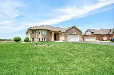 194 Station Road, Perth South, On N0k 1x0