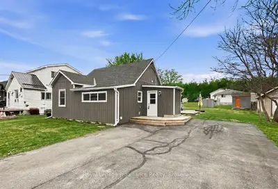 Detached in Belleville