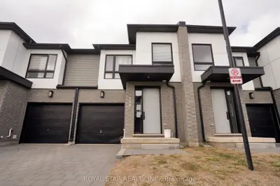 Condo Townhouse in Middlesex Centre