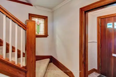 4 JERSEYVILLE Road E, Hamilton, ON L9G 1K1